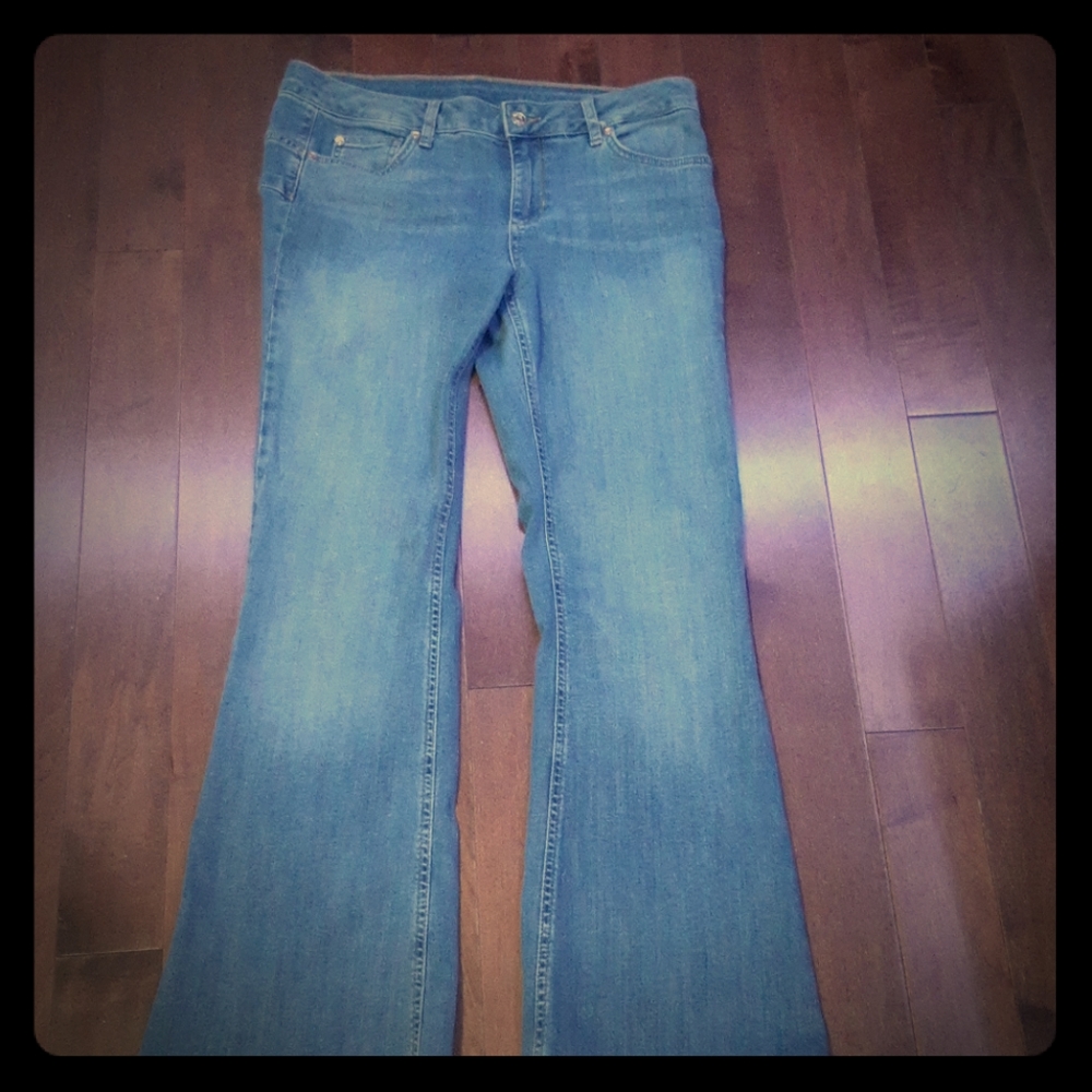 Low wasted jeans flare and wide leg